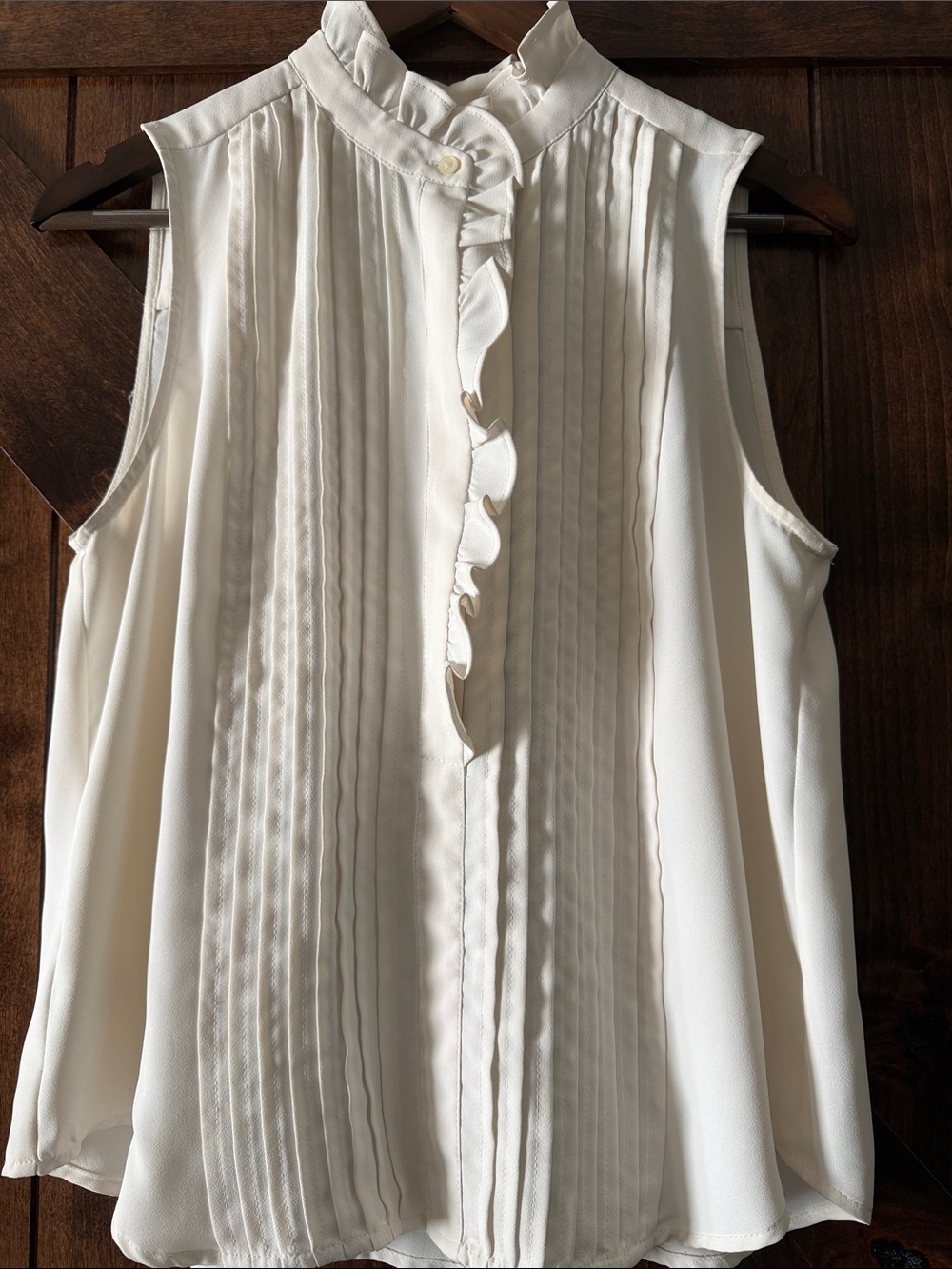 Ann Taylor Cream Sleeveless Ruffled Front Pintuck Blouse MP